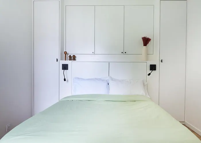 Beautiful Near Eiffel Tower And Invalides * باريس